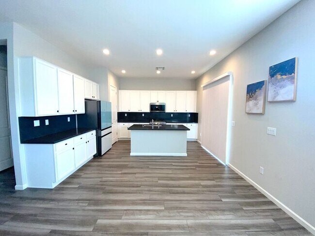 Building Photo - Built 2022 Sparks Spanish Springs 4+ Bedro...