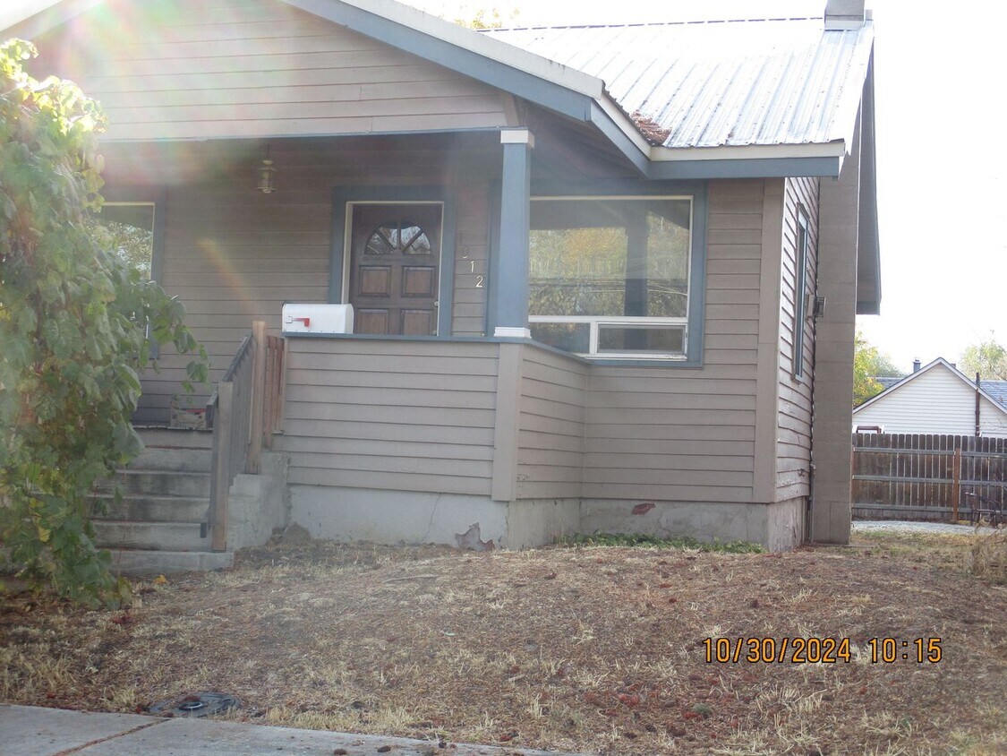 Foto principal - 2 Bedroom House with Large Yard