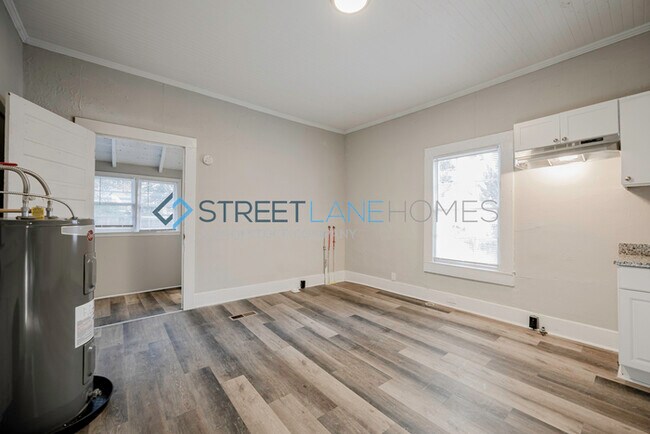 Foto del edificio - NOW OFFERING HALF OFF THE FIRST FULL MONTH...