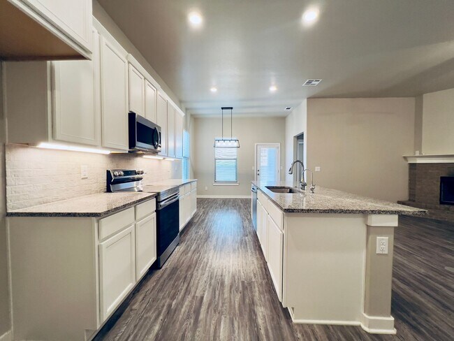 Building Photo - Great 3/2/2 Available in Upland Crossing w...