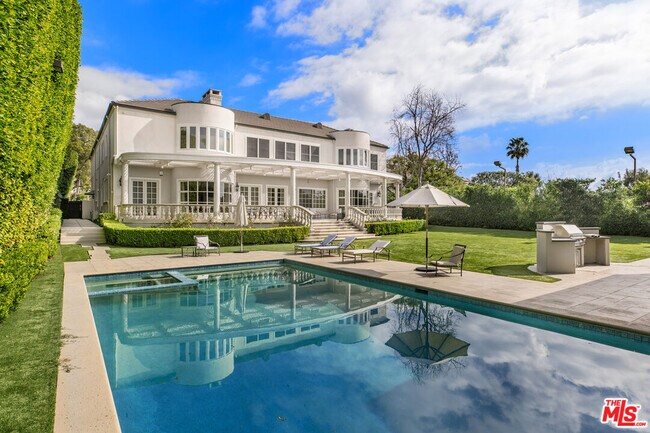 Foto del edificio - 709 N Maple Dr