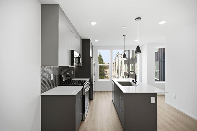 Foto del edificio - 12512 35th Ave NE