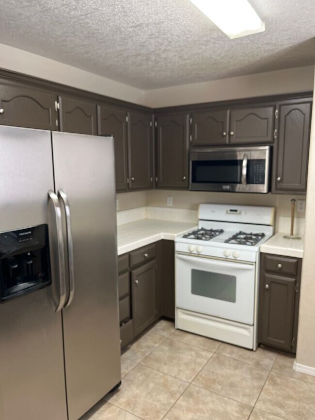 Foto del edificio - Corrales Heights Rental