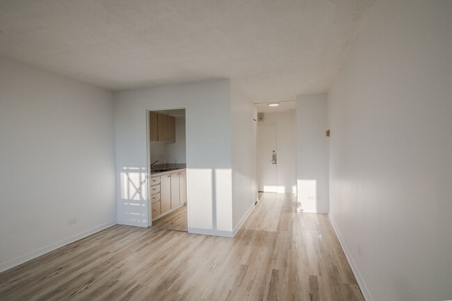 Building Photo - Le Montfort