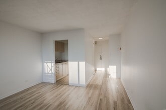 Building Photo - Le Montfort