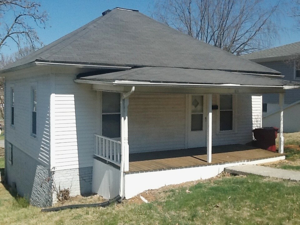 Primary Photo - 818 Hamilton St
