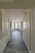 Building Photo - 9 School St