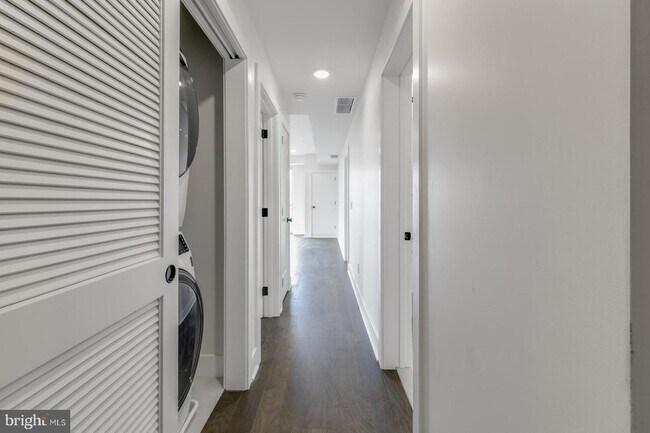 Foto del edificio - 1868 Frankford Ave