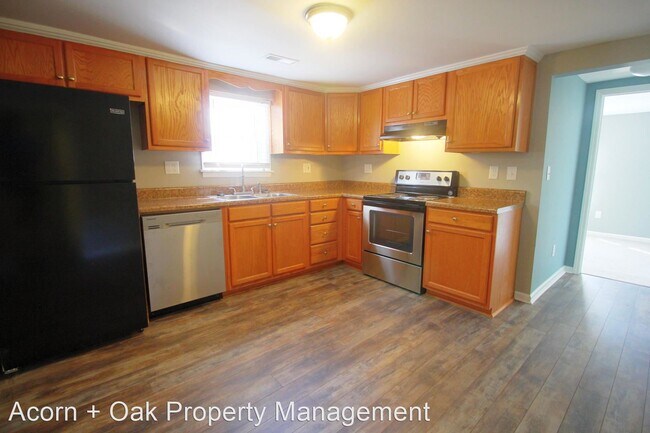 Building Photo - 2 br, 1 bath House - 808 Midway Ave