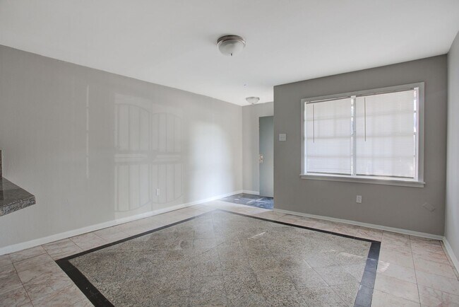 Foto del edificio - 1053 Treadwell St