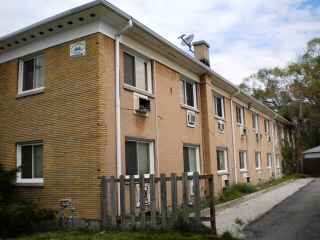 Building Photo - 312-318 Chicago Ave
