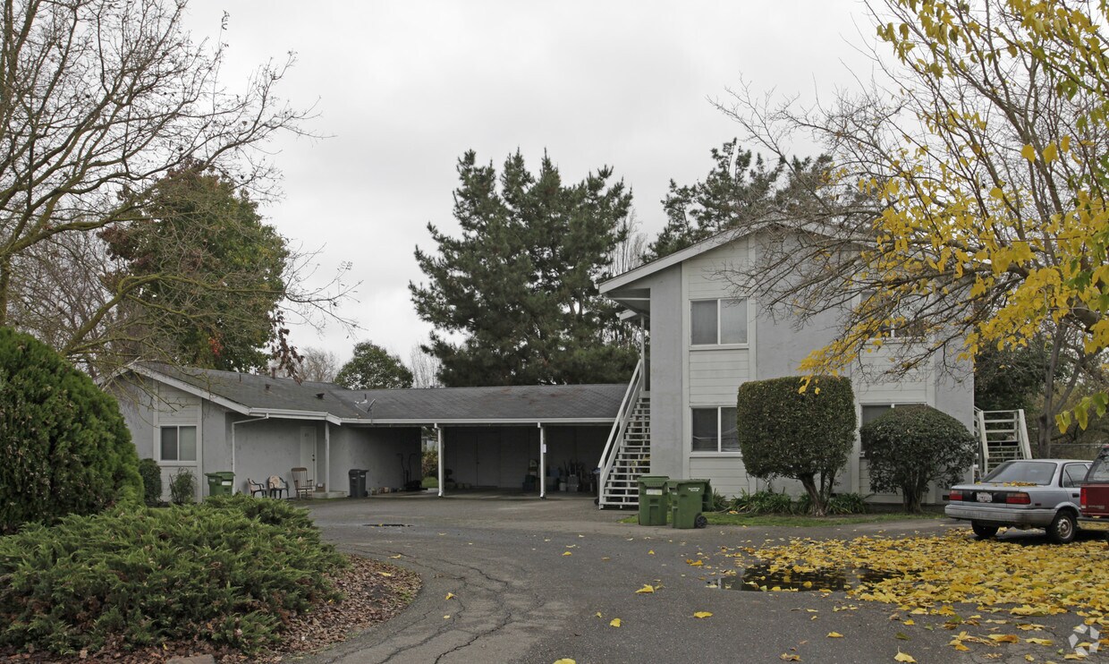 Primary Photo - 851 Madison St