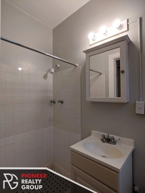 Building Photo - 0 bedroom in CHICAGO IL 60613