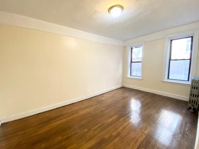 Foto del edificio - 1 bedroom in BRONX NY 10463