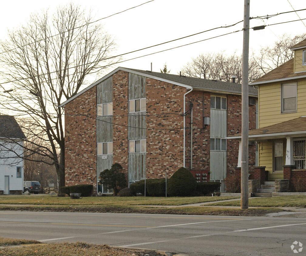 Building Photo - 545 E Erie Ave