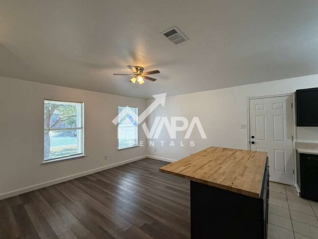 Foto del edificio - 2131 Mossy Ridge