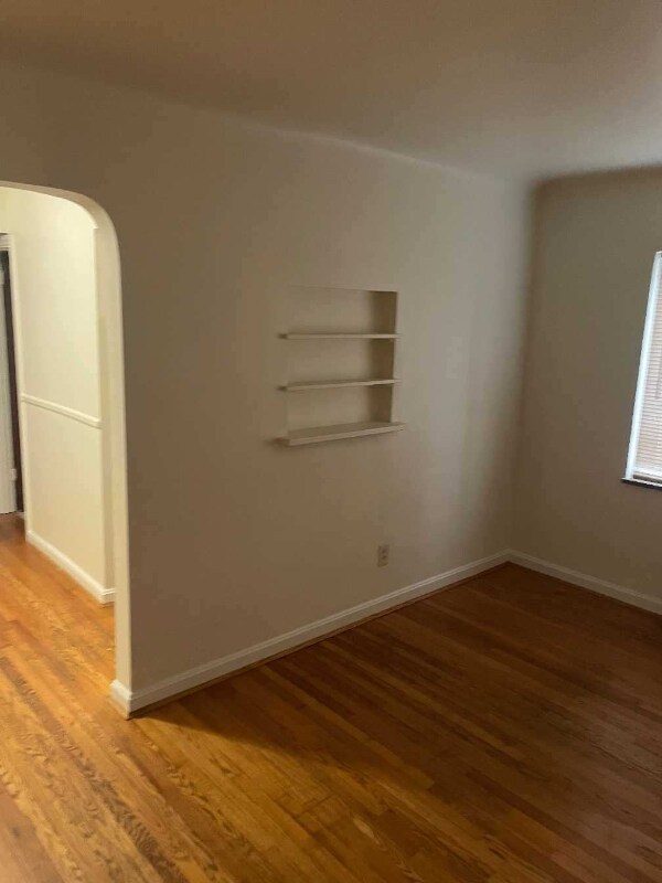 Foto del edificio - 5824 Ridge Ave