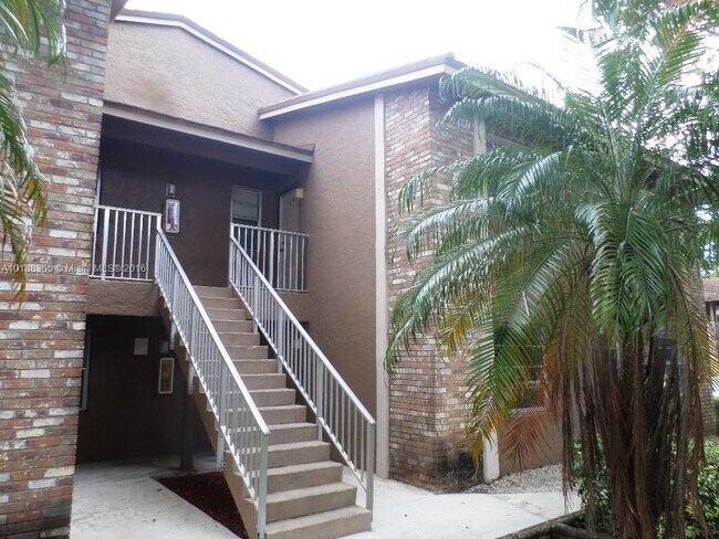Building Photo - 8349 Royal Palm Blvd