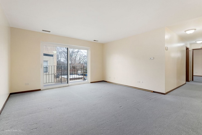 Building Photo - 2615 W Foster Ave