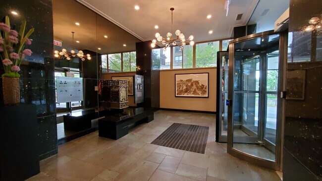 Foto del edificio - 1000 N Lake Shore Dr