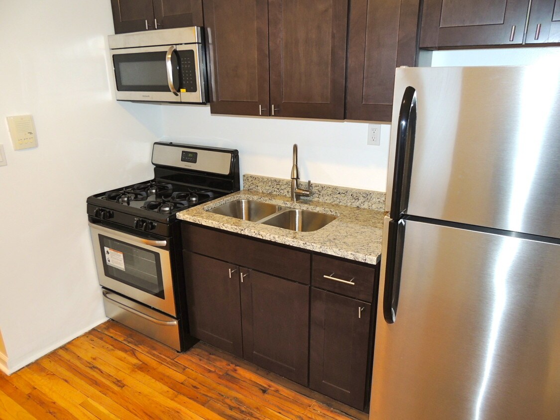 Primary Photo - 72-21 153rd St