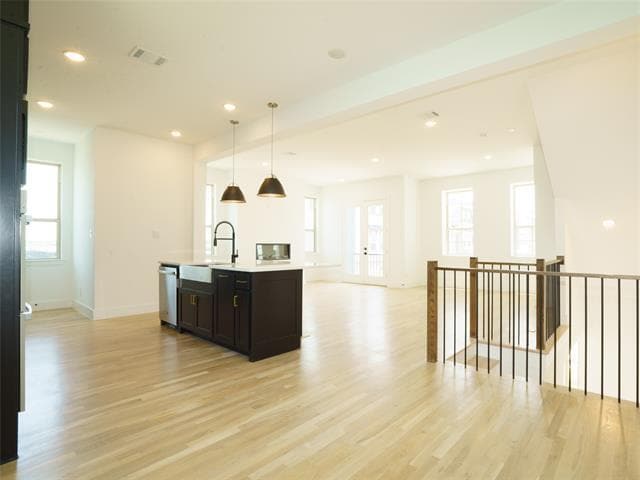 Building Photo - 9311 Easy St