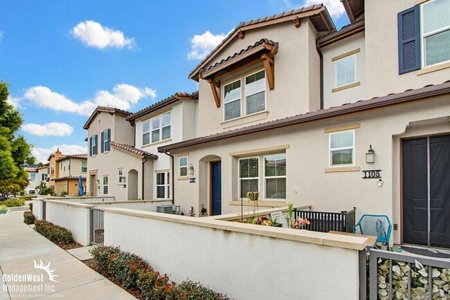 Foto del edificio - Bright & Modern 3Bdm 2Ba Townhome in Vista!