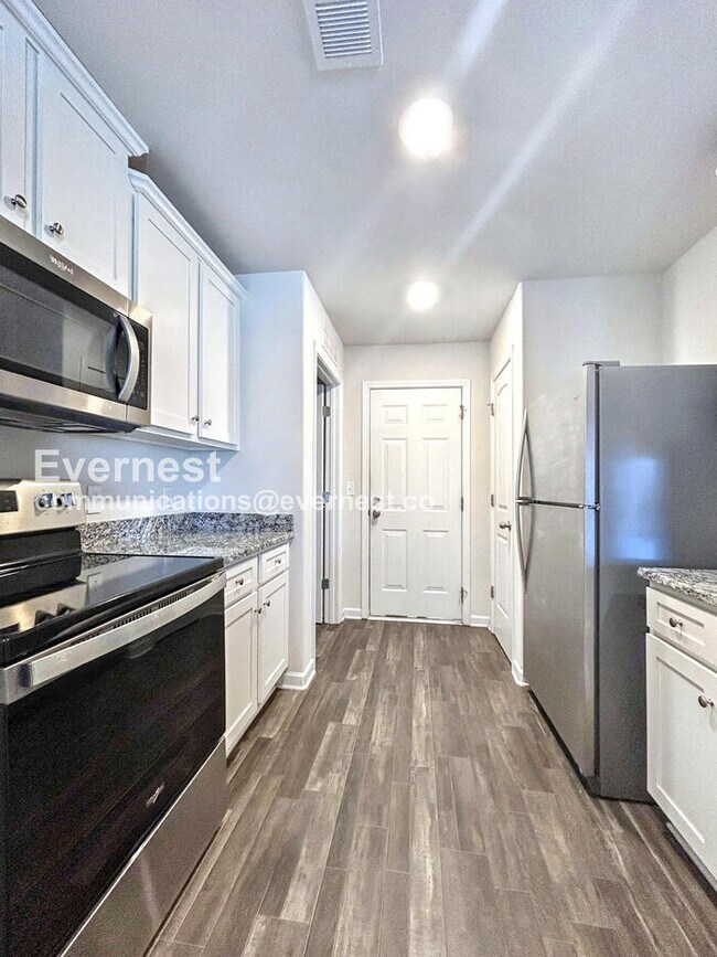 Foto del edificio - 550 Belcaro Dr