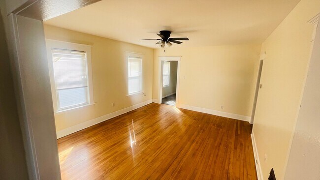Foto del edificio - 1560 Miller St
