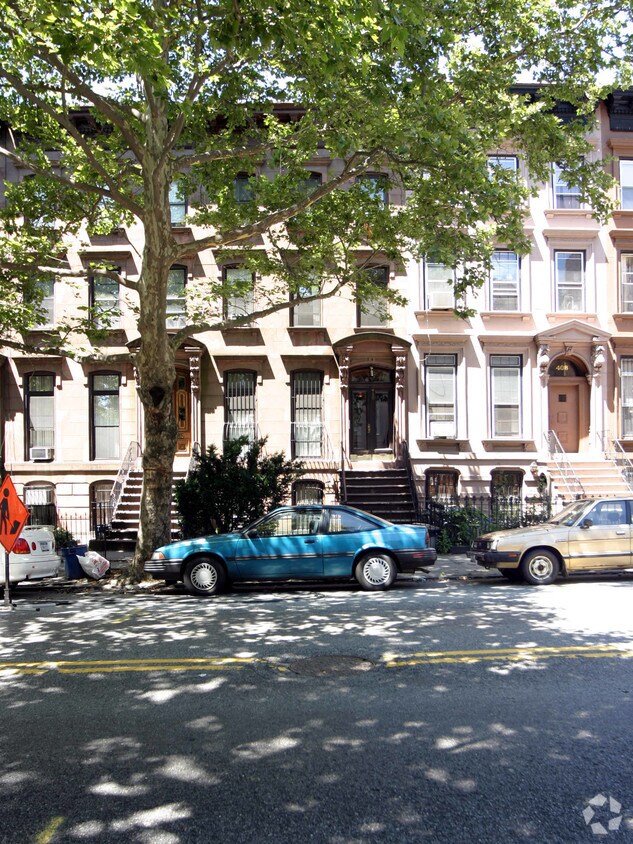 Primary Photo - 410 Vanderbilt Ave