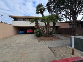 Building Photo - 3032 Meade Ave