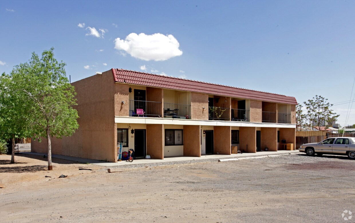 Foto del edificio - 810 Bellamah Ave NW
