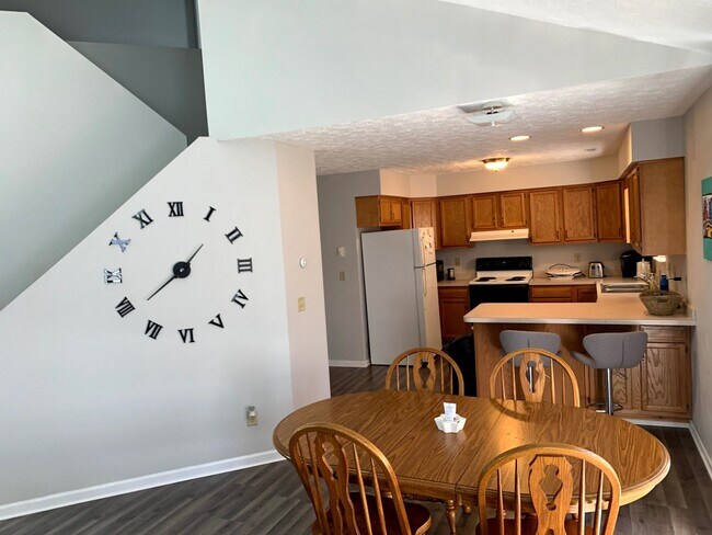 Foto del edificio - 4250 Pine Dr