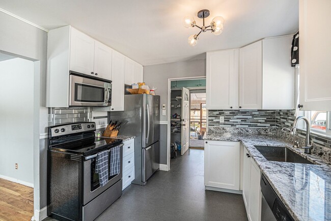 Building Photo - Updated 3 Bedroom Home in Westwood Coming ...