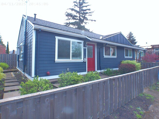 Photo - 3712 SE 56th Ave Townhome