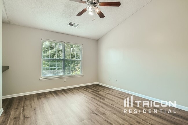 Building Photo - 513 Epris Ln