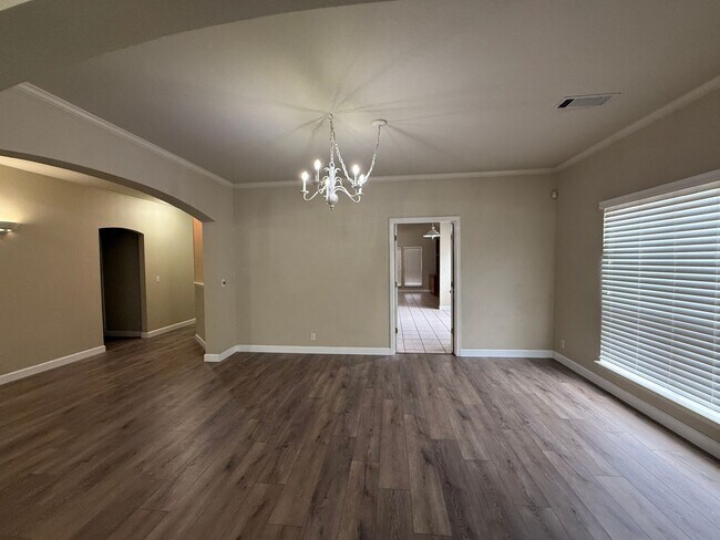 Foto del edificio - Right On The Green- 3 Bedroom Updated Home on Battle Creek