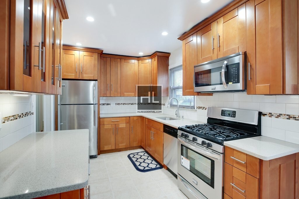 Foto principal - 4630 Oceania St
