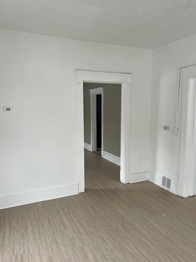 Foto del edificio - 853 E 155th St