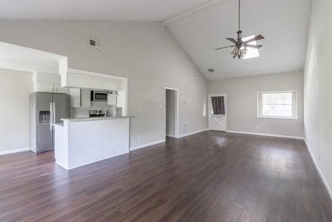 Building Photo - 9747 Ebb St