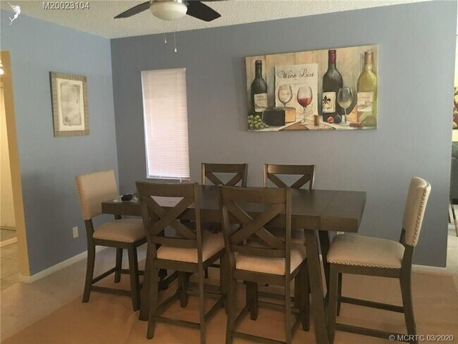 Foto del edificio - 3215 S Lakeview Cir