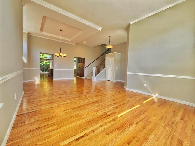 Building Photo - Beautiful 5 Bed 2.75 Bath Home in Fairwood, Renton