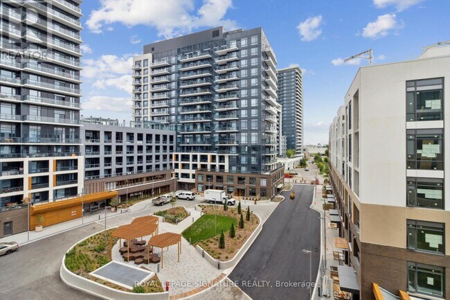 Building Photo - 8-628 Beverley Glen Blvd