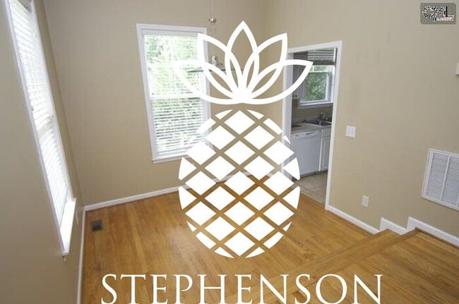 Building Photo - Student friendly rental