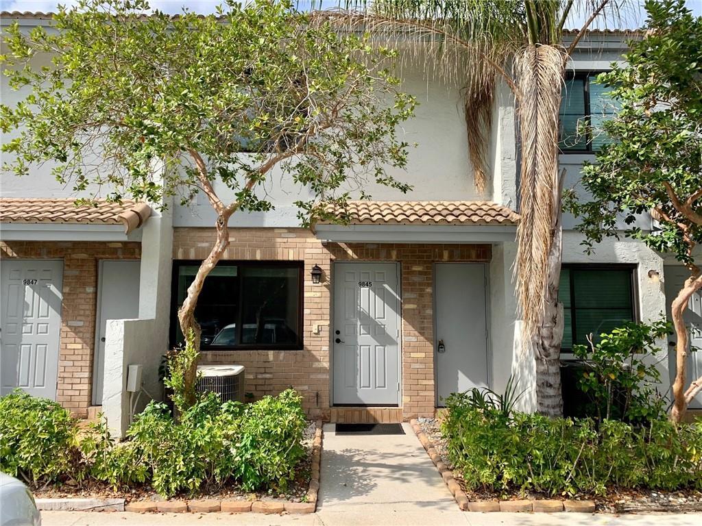 Primary Photo - 9845 Riverside Dr