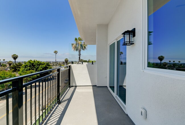 Building Photo - Kyra Apartments
