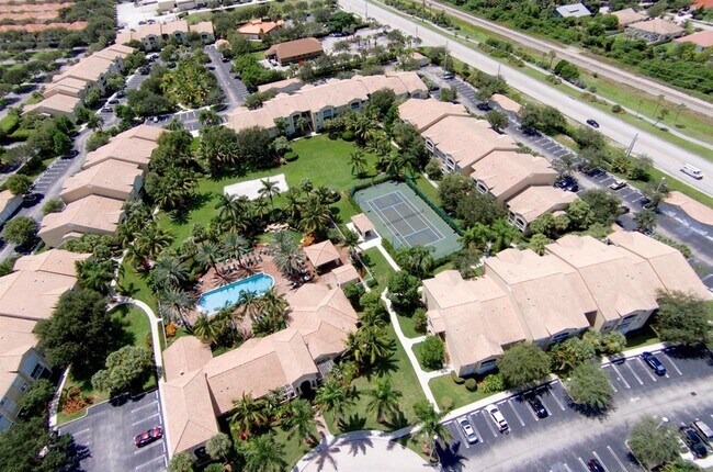 Foto del edificio - 236 Village Blvd