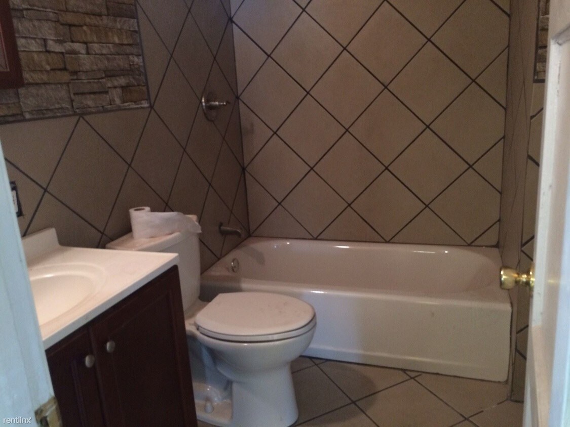 Foto principal - 2416 Greeley Ave
