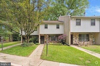 Building Photo - 205 Woodside Cir