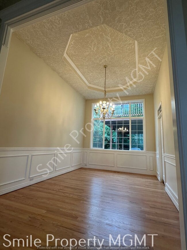 Building Photo - single house